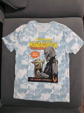 Old Navy Star Wars The Mandalorian Baby Yoda Graphic Tee Unisex Size Small